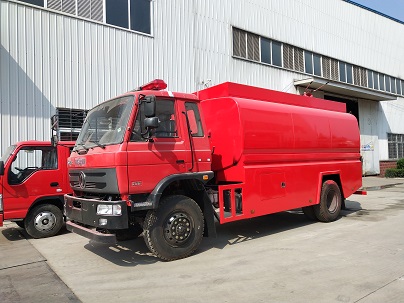 東風(fēng)灑水車(chē)